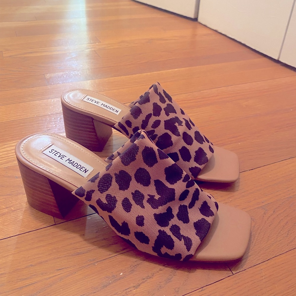 Steve Madden Esmeree Sandals cheetah print. Size 8!